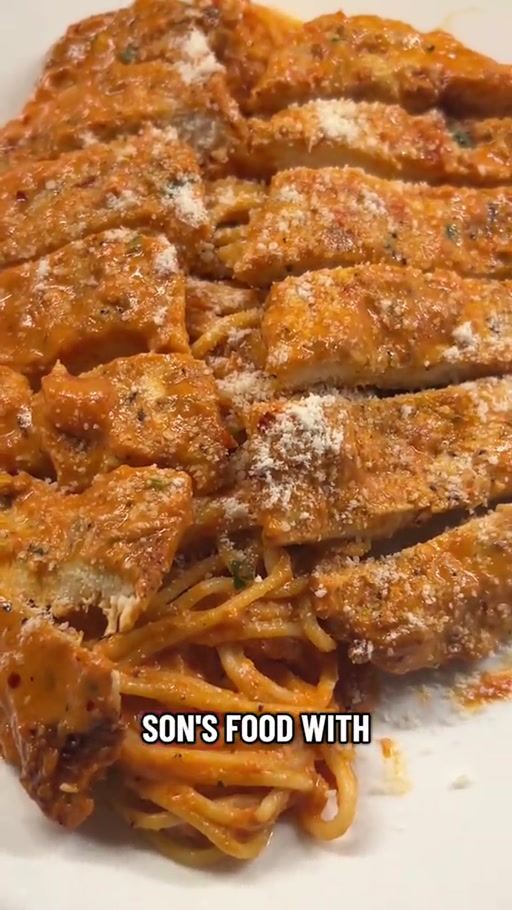 Pan-Seared Chicken with Tomato Cream Sauce